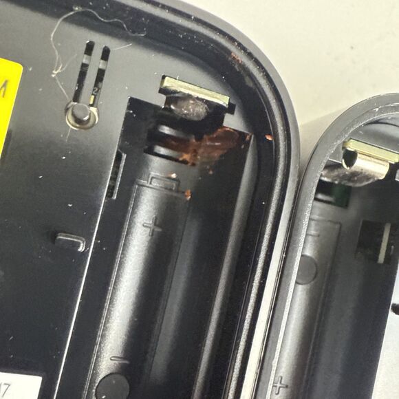 *PARTS ONLY* Blink 3rd Generation Indoor/Outdoor Camera Kit BCM00400U REGISTERED - Picture 8 of 9